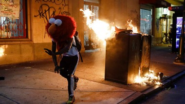 Вечер с Владимиром Соловьевым. Волну протестов в США остановить не удается: страна расколота пополам  (Эфир от 03.06.2020)